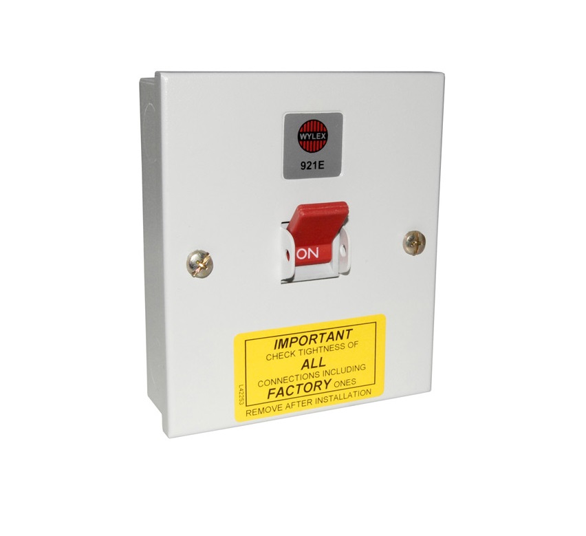 Wylex 921E Metal Surface Mounting Three Phase TPN Isolator Switch With Switched Neutral 32A 415V